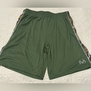 Men’s Realtree Olive Green Shorts XL by Colloseum